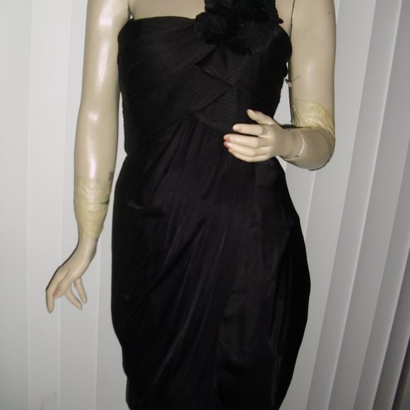 BCBG,black,ruched,off shoulder,ruffled srap,large bow,draped tulip skirt,UNIQUE - Picture 4 of 8